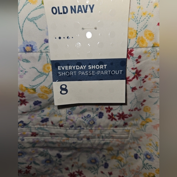 NWT Old Navy Everyday Floral Shorts - Picture 2 of 4
